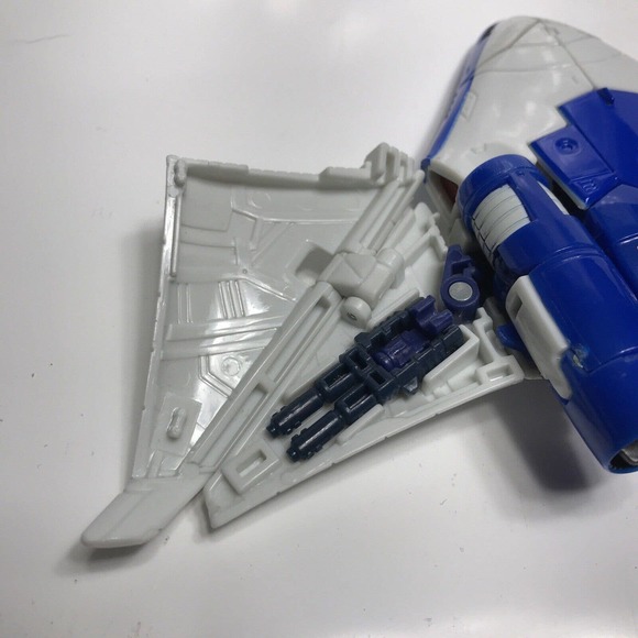 Transformers Generations Scourge Action Figure. G1 - Picture 7 of 8